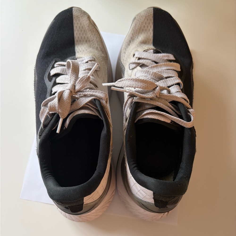 Saucony Endorphin Shift 2 Black White Sneakers